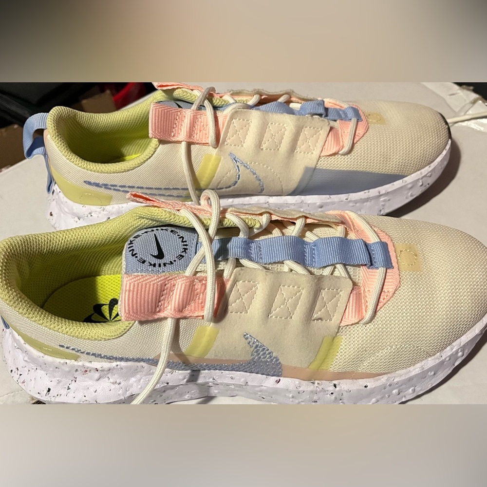 NIKE
CRATER IMPACT 
"Pollen Volt"
Woman’s Shoes